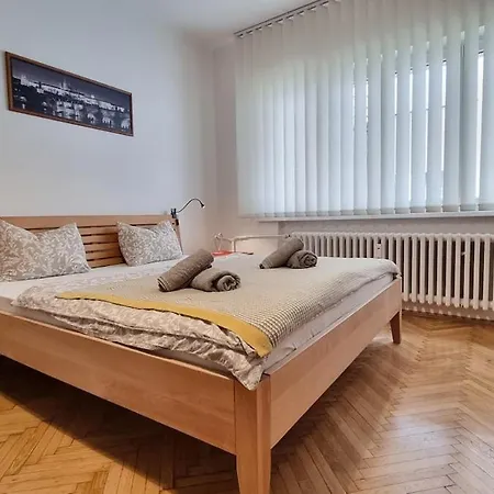 Apartment Stylish Flat In Area ! New With Great Access