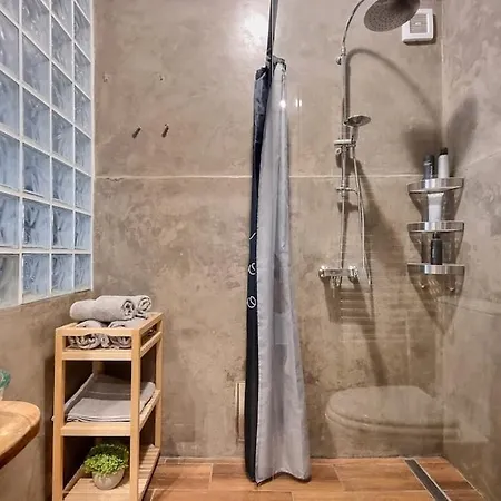 Stylish Flat In Area ! New With Great Access Prague