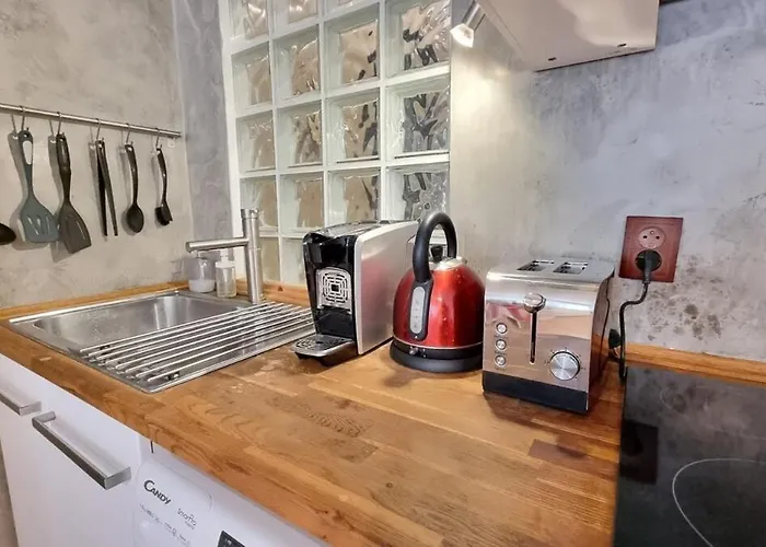 Stylish Flat In Area ! New With Great Access Prag