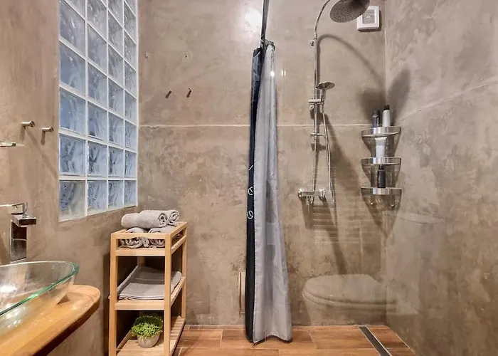 Stylish Flat In Area ! New With Great Access Praga